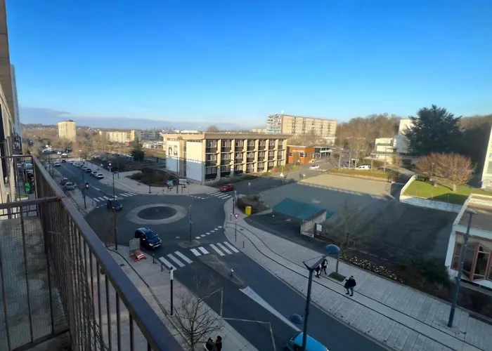 Chambre Neuve Dans Un Logement Partage A 10 Minute Du Circuit 24H